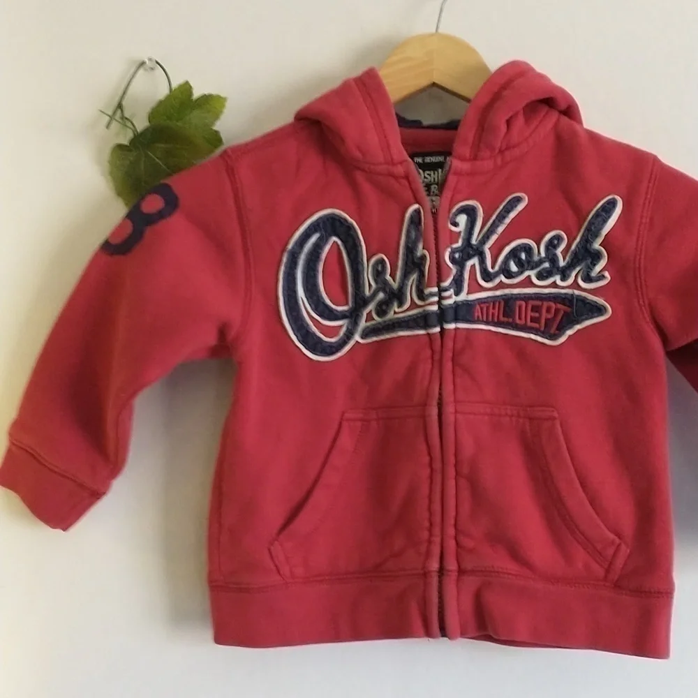 OshKosh B'gosh 3T Boys Kids Red Sweatshirt Hoodie Classic Preppy Cozy